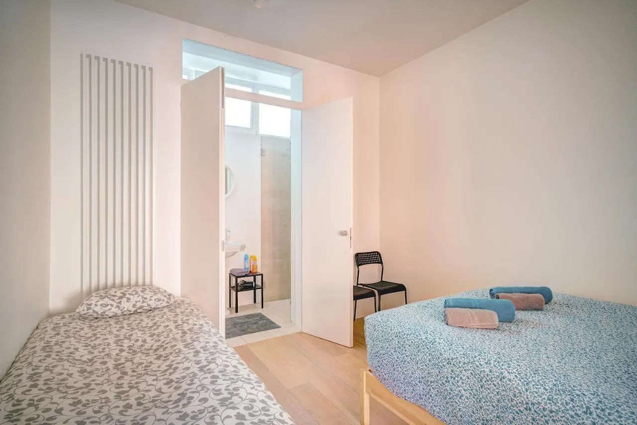 The Bright Stone Lodge. Heart Of Antwerpen Belgien