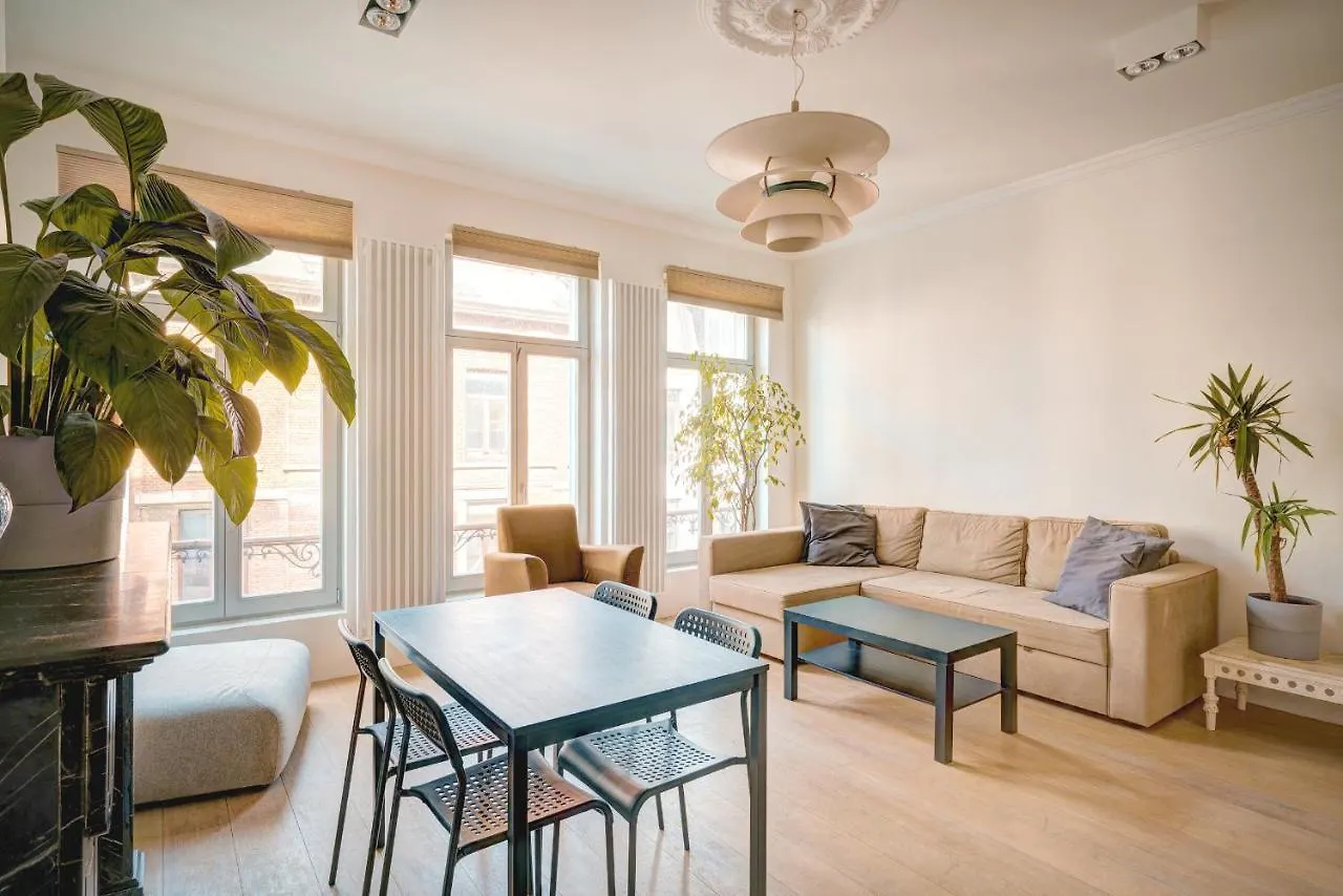The Bright Stone Lodge. Heart Of Antwerpen