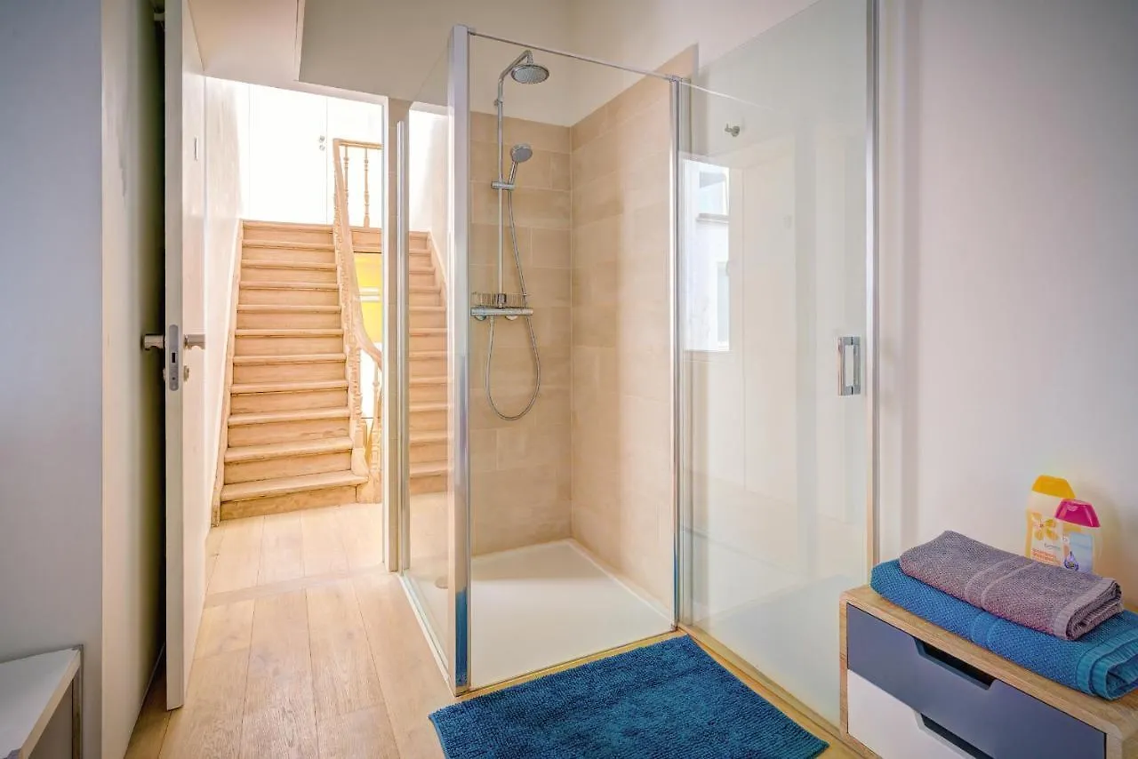 The Bright Stone Lodge. Heart Of Antwerpen Apartment